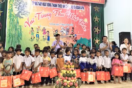 Trung tâm Hoạt động Thanh thiếu nhi tỉnh tổ chức chương trình "Vui Trung thu nhớ Bác" tại Ia Pa