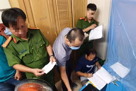 Thu 2 súng quân dụng, tiếp tục mở rộng điều tra đường dây đánh bạc 3.000 tỉ