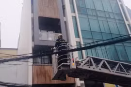 Cháy khách sạn ở quận 10 , ít nhất 1 người đã tử vong