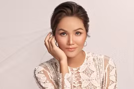 Hoa hậu H'hen Niê hóa cô dâu, e ấp như cô gái chuẩn bị lên xe hoa ﻿