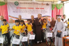 Bàn giao 3 công trình lớp học ở vùng khó khăn