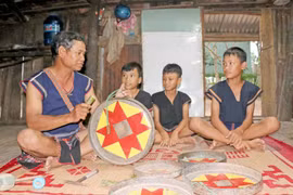 Kbang: Truyền lửa cồng chiêng cho thế hệ trẻ