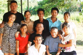 Xúc động chuyện người cha lang thang được con gái tìm thấy sau 23 năm mất tích