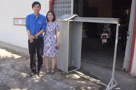 Nam sinh khuyết tật đam mê khoa học