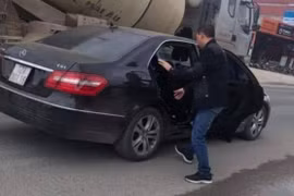 Cán bộ công an lái Mercedes gây tai nạn chết người