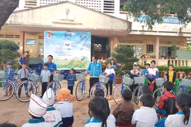 Chương trình "Vì hạnh phúc trẻ thơ" tại Chư Pưh