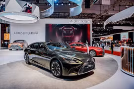 Lexus Việt Nam giới thiệu LS 500h SE, giá 7,83 tỷ đồng