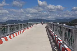 Nối những bờ vui