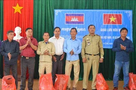 Thắt chặt tình đoàn kết, hữu nghị