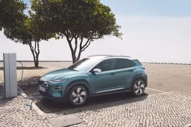 Xe ôtô điện của Hyundai xác lập kỷ lục Guinness leo cao nhất