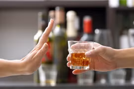 Cà phê, đường và rượu ảnh hưởng đến viêm khớp như thế nào?