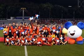 Tuyển nữ Việt Nam cương quyết chối từ 500 triệu đồng dù Đ.G mang đến sân tập