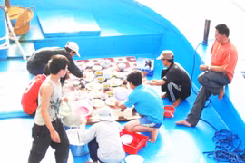 Mở biển "xin lộc": Dân làng "bật mí" chuyện không thể không tin