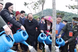 Thủ tướng phát động "Tết trồng cây đời đời nhớ ơn Bác Hồ" ở Yên Bái