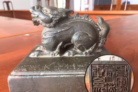 Đi tìm ấn thiêng