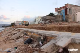 Đã tìm ra nguyên nhân kè sông 12 tỉ vừa xây xong đã sập