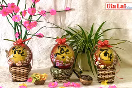 "Trang điểm" cho trái dừa dịp Tết Nguyên đán