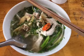 Chuyện ngày Tết: Bát phở tăng giá và cuốc xe không mặc cả