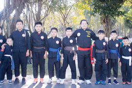 Chuyện về gia tộc có 19 võ sư