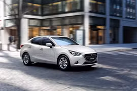 Chọn xe ôtô tầm giá 500 triệu đồng cho gia đình đi chơi Tết