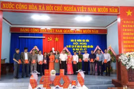 Ra mắt sách lịch sử Đảng bộ phường Diên Hồng