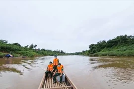 Hàng lậu qua sông Sê Pôn giữa mùa dịch