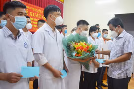 Gia Lai: 18 bác sĩ, điều dưỡng vào tỉnh Bình Dương hỗ trợ chống dịch Covid-19