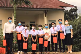 Trung tâm hoạt động Thanh thiếu nhi tỉnh Gia Lai trao 276 phần quà Trung thu cho thiếu nhi