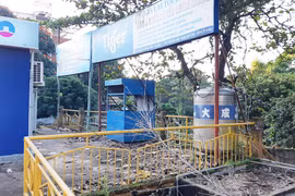 Cần giữ gìn vệ sinh môi trường Công viên Diên Hồng