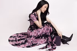 Hẹn hò với mùa thu lãng mạn cùng những chiếc đầm dài dịu dàng màu tím mộng mơ