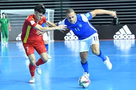 Highlights futsal Việt Nam 1-9 Brazil: Đình Hùng ghi bàn