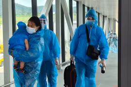 Lâm Đồng: Chuyến bay đầu tiên đón thai phụ và người thân về quê