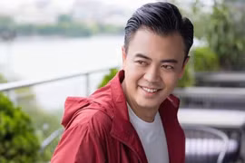 Diễn viên Tuấn Tú: Vợ lườm nguýt khi xem cảnh tôi tình cảm với Khả Ngân