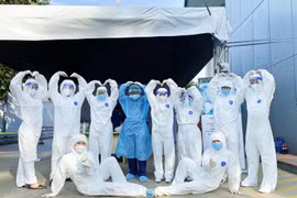 Tình nguyện viên chống dịch: 'Lương của chúng tôi là sức khỏe của cộng đồng'