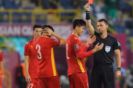 Duy Mạnh nhận thẻ đỏ, đội tuyển Việt Nam thua Saudi Arabia 1-3