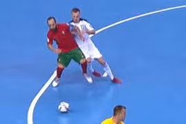 Ricardinho xoay người đánh gót ghi bàn