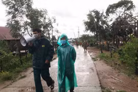 Bão số 6 suy yếu thành một vùng áp thấp