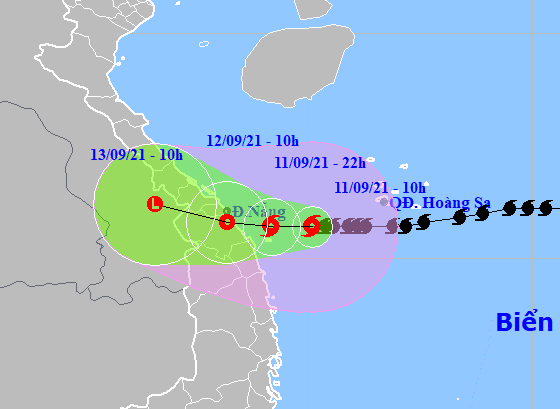 Bão số 5 giật cấp 12 chỉ còn cách bờ biển Quảng Trị - Quảng Ngãi khoảng 180 km