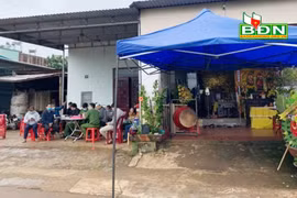 Phát hiện người phụ nữ và con trai 5 tuổi chết trong tư thế treo cổ