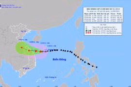 Bão Conson giật cấp 12 tiến gần đất liền, mưa lớn các tỉnh Duyên hải Nam Trung Bộ và Tây Nguyên