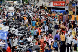 Ấn Độ hạn chế lễ hội tụ tập đông người, cảnh báo làn sóng COVID-19 mới