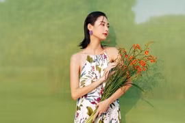 Vẻ đẹp lãng mạn đến ngỡ ngàng của những chiếc đầm dài dáng suông