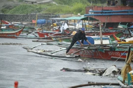 Vừa bị bão Conson "dập", Philippines lại nín thở chờ siêu bão Chanthu