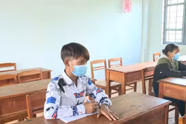 Nguy cơ học sinh thất học vì… thoát nghèo