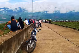 Quảng Nam: Để lại thư tuyệt mệnh, vợ chồng mới đính hôn nhảy đập tự tử