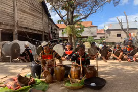 Lễ cúng mừng lúa mới của người Jrai: Phục dựng để bảo tồn