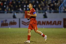 Ghi bàn trong ngày tái xuất ĐT Việt Nam, Văn Quyết nói gì?