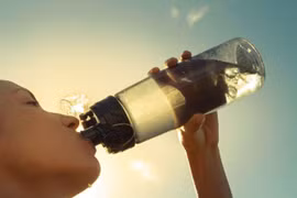 7 cách dễ dàng để uống nhiều nước hơn mỗi ngày