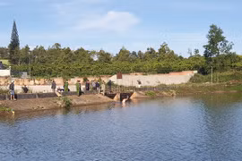 Thả lưới đánh cá, tá hỏa với thi thể đàn ông trên hồ