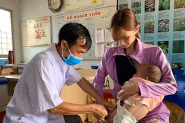 Xóa "vùng lõm" về tiêm chủng mở rộng